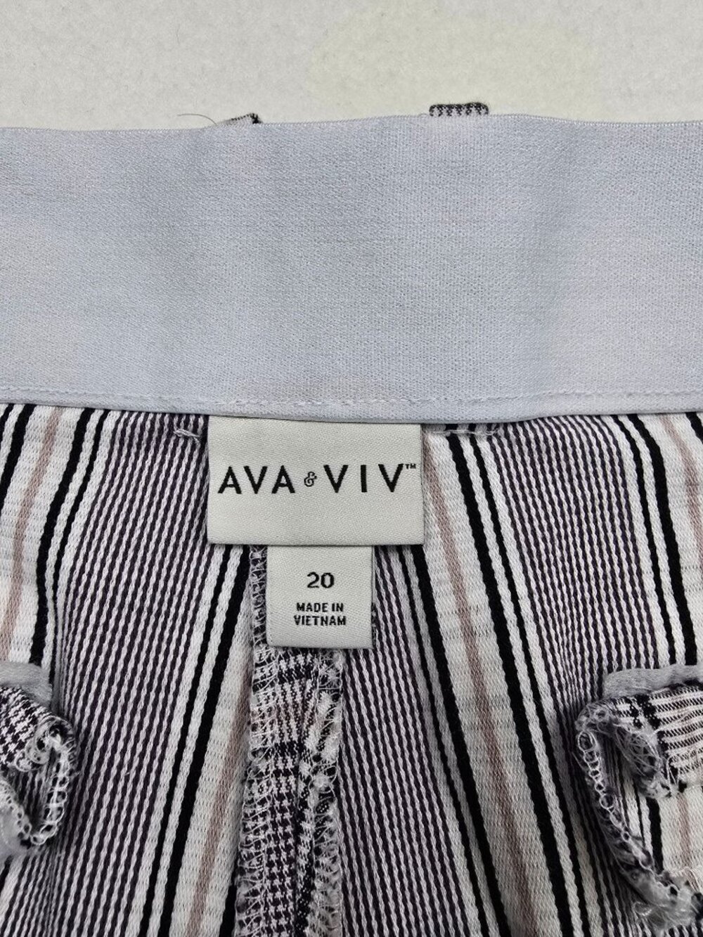 Ava & Viv Womens 20 Plaid Ankle Pants Gray White Punk Rockabilly Grunge - Picture 2 of 5